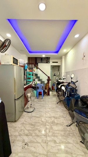 nhà đẹp trần quang diệu quận 3-5 tầng btct- gần hẻm xe hơi giá chỉ 5,9 tỷ.