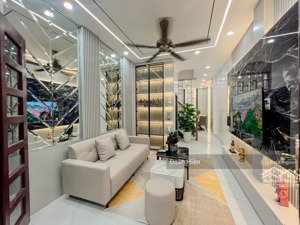 nhà hoàng hoa thám, lô góc 2 thoáng, ngõ to nông,ô tô đỗ cửa, kcbt, 48m2, 5 tầng, 8,55 tỷ