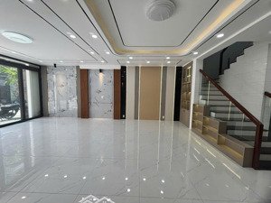 siêu phẩm 5 tầng lê văn quới bình tân ngang hiếm 6m dài 10m giá 8,2 tỷ .