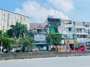 siêu hiếm ! bán biệt thự 240m2 - góc 2 mặt tiền liên phường - kd cà phê rất đông khách. nhà đẹp shr