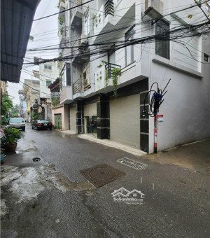 cần bán gấp ạ. 56m. 4 tầng. oto vào nhà. giáp bát.hoàng mai.