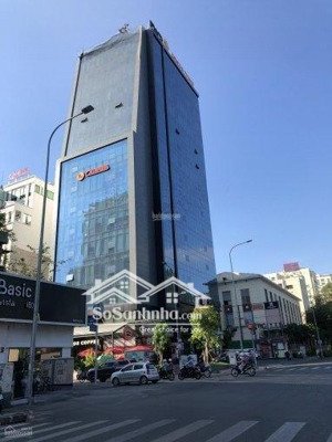 bán nhà góc 2 mt hẽm xe hơi 8m đường thành thái quận 10 dt:12x16m 4 tầng giá 36 tỷ