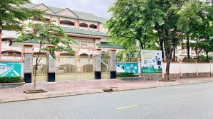 nhà 3 tầng kdc bửu long gần song ngữ lạc hồng. dt: 141m2 - 5,5 tỷ. sẵn hđ thuê 12tr/tháng