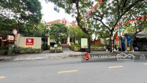 bán nhà mt 93 xuân thuỷ, 20x45, 890m2, 2 lầu, st, vị trí siêu hiếm, 402 tỷ