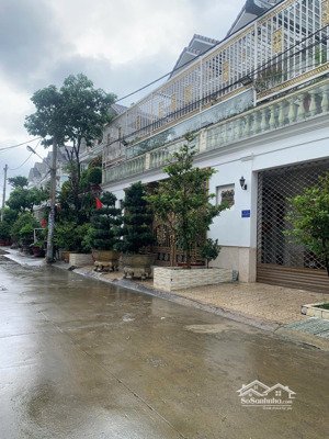 bán 2 căn villa giá rẻ chủ rất cần bán gấp 240m2 (14m x 17m) mặt tiền 10m - khu cao cấp an ninh