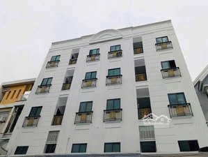 bán tòa nhà chdv hơn 1000m2 sàn - 75pn - 5 kiot - thu 280tr/tháng. bán nhanh giá tốt - kcn pouyuen