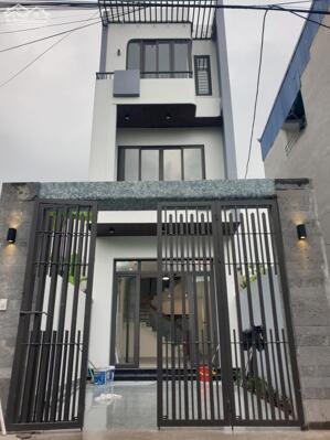 BÁN NHÀ 3.35 TỶ 3 TẦNG 84M2 CÓ SÂN ĐỂ Ô TÔ NGÕ KHU ĐÔ THỊ MỸ TRUNG