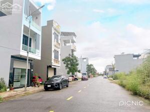 * HÀNG CỰC HIẾM * 1 Lô TDC HOA ĐỘNG đối diện Công Viên giá chỉ 3,9x tỷ 