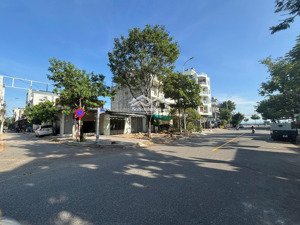 nhà cấp 4 vị trí đẹp sát biển đường quy hoạh 3,5m có lề phùng hưng thanh khê