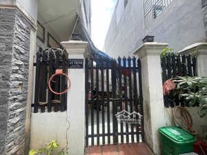 nhà 1 trệt 1 lầu có st, 3 pn, 3 wc, hẽm oto, gần đường 185 phước long b.