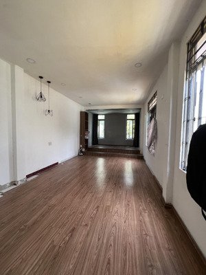 cho thuê tầng riêng nhà mặt phố tại nguyễn thị minh khai, chỉ 7 tr/th, quá vip làm kinh doanh
