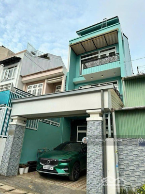 bán nhà mặt tiền đường cổ loa, phường 2 đà lạt ngang hơn 5m , 4 lầu, sổ hồng riêng hoàn công