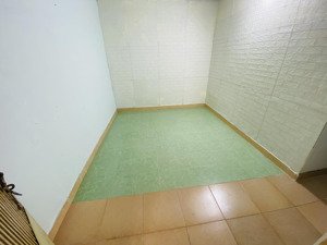 chính chủ cho thuê phòng giá rẻ 2,5 triệu/tháng. phường 15, bình thạnh. ngay cầu điện biên phủ.