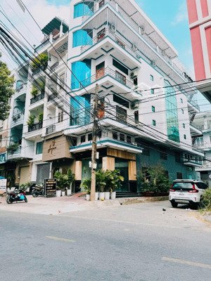 bán khách sạn góc 3 mặt tiền đường trần quang khải , có thang máy , pccc đầy đủ
