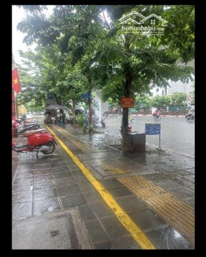 bán gấp nhà phố minh khai - hai bà trưng chia tài sản cho các con 126m2, giá 22.5 tỷ