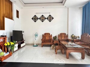 chính chủ nhờ bán nhà 2 tầng đẹp - đường phú xương- vĩnh hải( cũ) bắc nha trang, 180m2.giá 9.36 ty