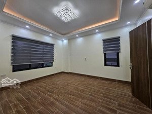 siêu phẩm cầu giấy - dt to mặt tiền rộng ngõ nông gần phố - nhà thoáng trước, sau - tc 19 tỷ