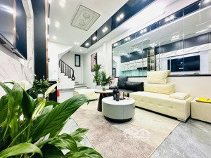 nhà mới zin phố khương trung 32m x 5tầng full nt, gần hồ- ở sướng