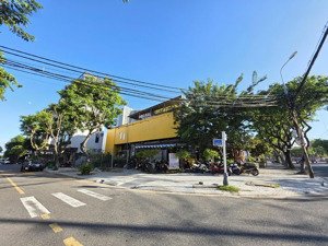 chính chủ gửi bán lô đất 2 mặt tiền đường hồ nghinh và ngô quang huy