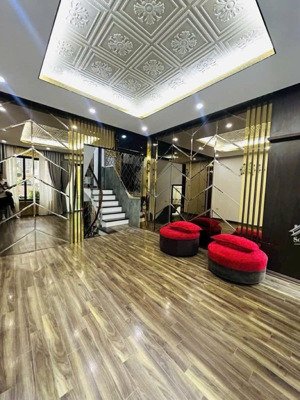 phố nguyễn chí thanh - phân lô-ô tô tránh - ngõ thông - nhà đẹp. giá hợp lý. chủ nhiệt tình bán