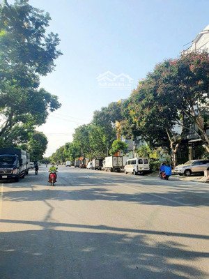 bán nhà đường 8m gần công viên đặng thùy trâm.bình thạnh(4.5x20m)ngay cổng văn lang, 4 tầng 7pn 7wc