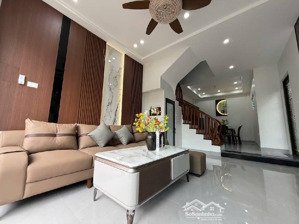 yên lũng-an khánh 40m2 5 tầng 6 ngủ mặt ngõ thông ô tô con lùi cửa giá đầu tư chỉ nhỉnh 4,5 tỷ