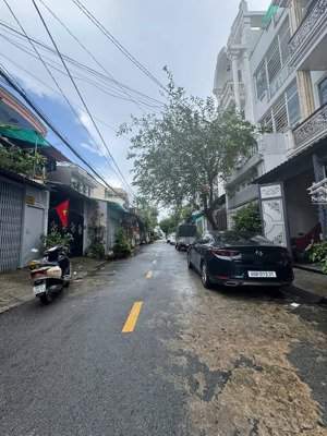 hot! siêu phẩm nhà 4 tầng đẹp long lanh khu vip ưa chuộng mt dân chủ. lh điệp 