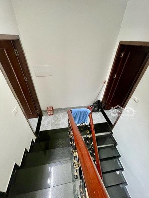 bán nhà 6 tầng phân lô nghĩa tân dt 18m2 mặt tiền 3,3m giá 5,2 tỷ