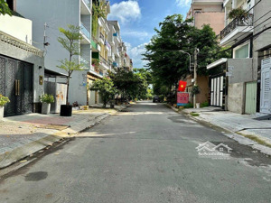 bán nhà mặt tiền đường đỗ bí - phú thạnh dt: 8x18,5m, giá chỉ 17.9 tỷ