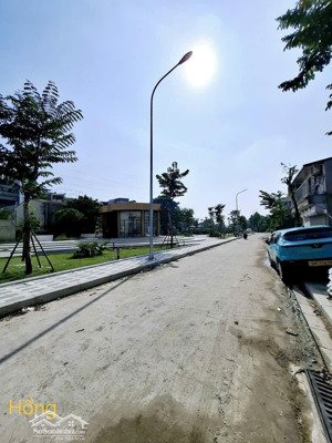 bán đất tặng nhà 2 tầng nghi tàm - ngõ thông các ngả - gần công viên - 62m - 12 tỷ.