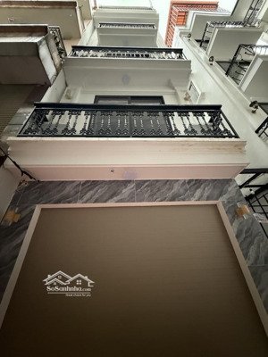 siêu phẩm đàm quang trung 5tầng 6 ngủ , thag máy xịn full nội thất