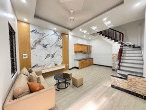 phố văn phú, hà đông 32m 5t 6,5 tỷ 50m ra ôtô tránh . nhà thuộc khu đô thị văn phú quy hoạch đồ