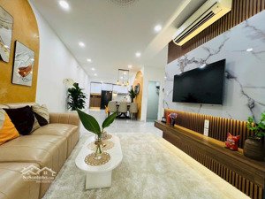 bán căn hộ sân vườnsky garden 2, phú mỹ hưng, q7, nhà mới decor, giá tốt thị trường. lh: 
