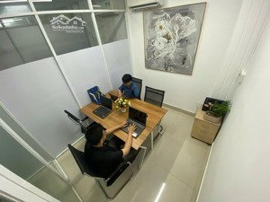 văn phòng riêng 4 người, kín đáo, yên tĩnh chỉ 3,5 triệu/tháng