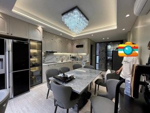 bán nhà ngọc khánh ba đình - 6 tầng - gara ooto - thang máy - full nội thất - vị trí siêu đẹp