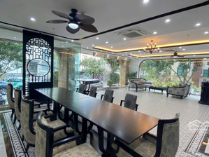 ( chính chủ ) tôi cần bán căn bt phố trần thái tông, quận cầu giấy, dt 240 m, 4 t, lô góc, 125 tỷ.