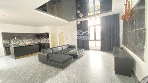 bán nhà mặt tiền 510m² giá 13,5 tỷ sân rộng, kinh doanh tốt