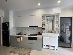 chính chủ bán căn hộ studio - view đẹp tại mễ trì hạ - đỗ đức dục - full đồ 33 - 50m2 - có sổ