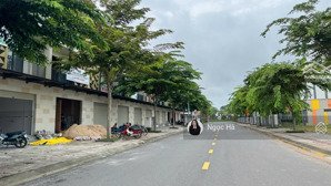 shophouse đối diện công viên mát quanh năm tại vsip2