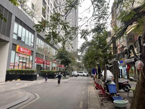 bán shop chân đế toà kosmo xuân la tây hồ. sổ đỏ lâu dài dòng tiền 50tr/ tháng.