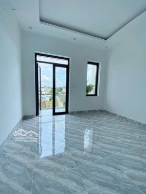 chủ ngộp hạ giá 200 triệu bán nhà gần đồng khởi & cây xăng đức hưng