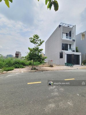 đất bán 3.9 tỉ phú hồng thịnh 10- 4x20 đẹp, tiện xây nhà,sát làng đại học. nhanh tay sở hữu!!!