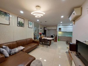 cho thuê the botanica 104 phổ quang gần sân bay vào ở ngay 100m2 giá chỉ 19tr