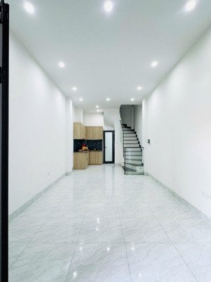 oto đỗ công phố minh khai nhà đẹp 2 thoáng nhiều phòng 40mx5t giá nhỉnh 7 tỷ ngõ thông tứ tung