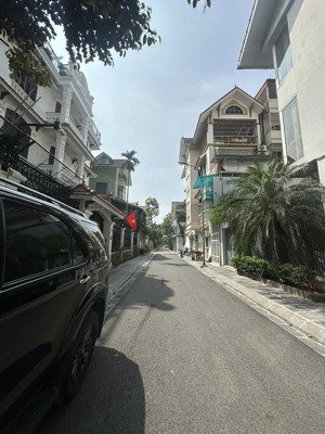 bán nhà biệt thự liền kề cầu giấy 5 tầng đẹp 105m2 6m mặt tiền phân lô bàn cờ 1 nhà ra phố 46,5 tỷ