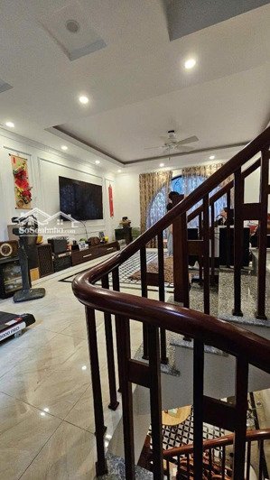 bán nhà thạch bàn - long biên - nhà đẹp mới xây - hai thoáng trước sau - ngõ thông - ô tô đỗ cửa