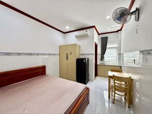 cho thuê căn hộ studio cửa sổ, full nội thất, thang máy, ngay cầu vượt 3 tháng 2 quận 10