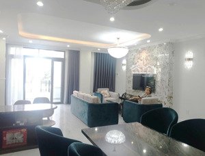 cho thuê biệt thự đầy đủ nội thất cao cấp giá 12 triệu/tháng, west lake golf & villa, 200m2