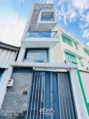 nhà 5 tầng hxh chỉ 4 tỷ 950 - hẻm 576 quang trung nhà xây mới vị trí siêu siêu vip