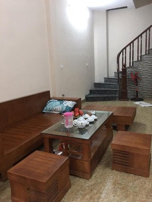 cho thuê nhà 5 tầng gia thượng, ngọc thụy, long biên. 35m/ sàn. giá: 10 triệu/tháng.